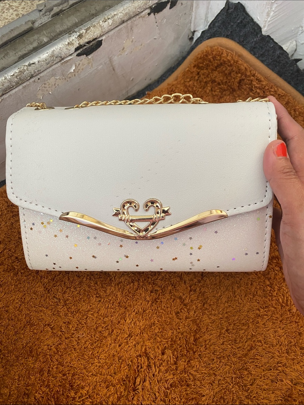 White Star Accent Chain Crossbody with Gold Heart Hardware